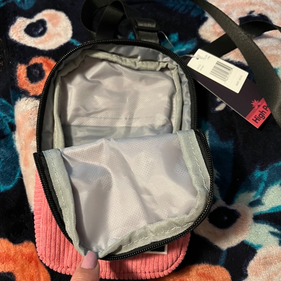 HighPark Crossbody bag - Picture 2 of 3